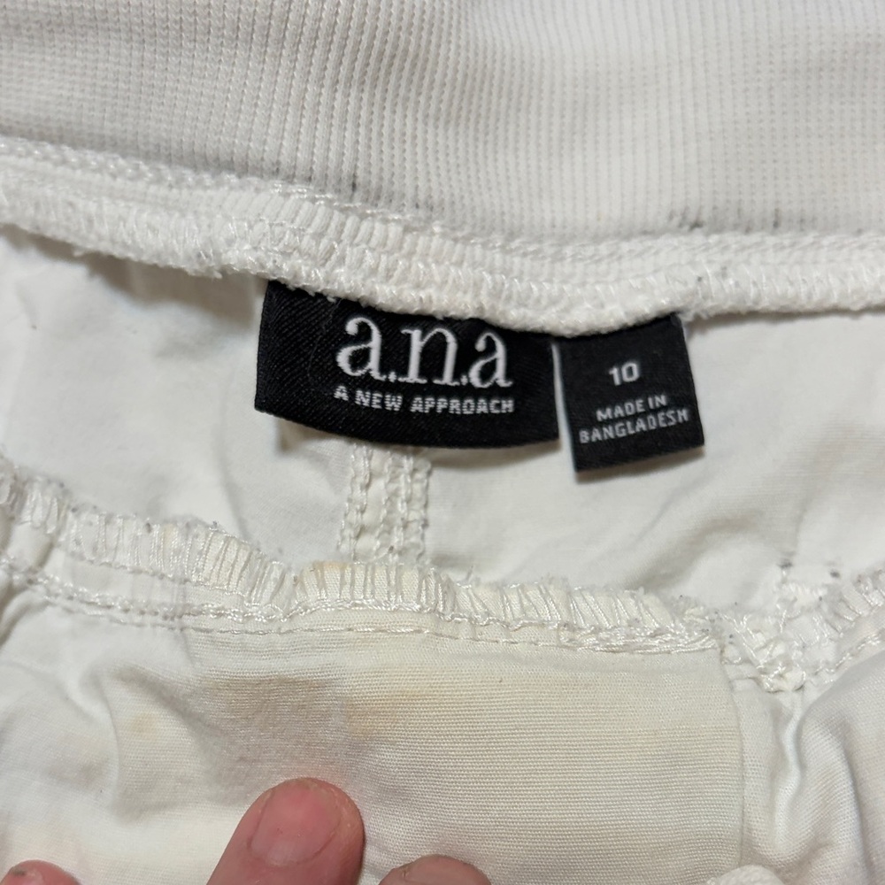 a.n.a Women's Cream Athletic Shorts - Picture 2 of 2